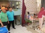 bupati-hsu-h-abdul-wahid-hk-saat-sidak-ke-rsud-pambalah-batung.jpg