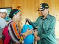 bupati-irhami-menyerahkan-bantuan.jpg
