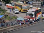 bus-mudik-di-terminal_20170613_093104.jpg