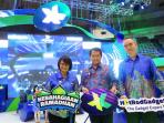 ceo-xl-dian-siswarini-menteri-komunikasi-dan-informatika-rudiantara-ramadhan_20150610_180100.jpg
