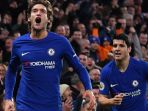 chelsea-marcos-alonso-merayakan-golnya-ke-gawang-brighton-bersama-alvaro-morata_20171227_072204.jpg