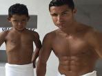 cristiano-ronaldo-dan-cristiano-ronaldo-jr_20150815_143721.jpg