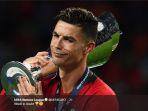 cristiano-ronaldo-dengan-trofi-juara-uefa-nations-league-bersama-timnas-portugal.jpg