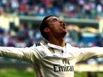 cristiano-ronaldo-merayakan-golnya2_20150406_092917.jpg