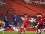 curtis-jones-liverpool-vs-chelsea-liga-inggris-premier-league-hakim-ziyech.jpg