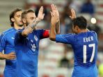 daniele-de-rossi-tengah-dan-eder-kanan-merayakan-gol-italia-ke-gawang-uruguay_20170608_071336.jpg
