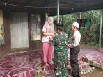danramil-ilung-dan-kapolres-limpasu-bagi-bagi-takjil-ke-rumah-warga.jpg