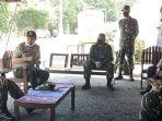 danrem-101_antasari-kolonel-inf-firmansyah-mengunjungi-pos-pantau-covid-19.jpg