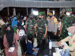 danrem-101antasari-kolonel-inf-rudi-puruwito-se-meninjau-pelaksanaan-serbuan-vaksinasi.jpg