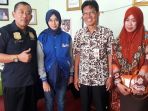 dari-kiri-ke-kanan-kadiv-imigrasi-salwa-hamzah_20180609_191948.jpg