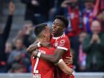 david-alaba-melakukan-selebrasi-bersama-sandro-wagner_20180415_064838.jpg