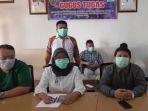 direktur-rsds-palangkaraya-yayu-indriarti-baju-putih-saat-melakukan-jumpa-pers-terkait.jpg