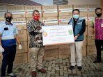diskominfo-bupati-terima-bantuan-dari-perusahaan.jpg