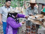 disnakbun-banjar-memberikan-obat-cacing-pada-sapi-pekan-lalu.jpg