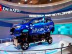 display-technology-booth-terbaik-di-giias-2015-daihatsu_20150828_134616.jpg