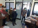 dprd-tapin-saat-monitoring-rsud-datu-sanggul-dan-tempat-isolasi-terpusat-di-bypass-rantau.jpg