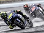 dua-pebalap-movistar-yamaha-valentino-rossi-kiri-dan-maverick-vinales_20180408_140817.jpg