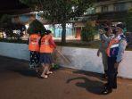 dua-warga-hst-dihukum-sanksi-menyapu-jalan.jpg