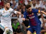 duel-antara-kapten-real-madrid-sergio-ramos-kiri-dan-lionel-messi_20171223_072444.jpg