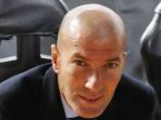 ekspresi-bahagia-pelatih-real-madrid-zinedine-zidane_20171122_082231.jpg