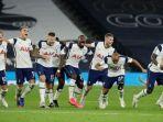 ekspresi-kegirangan-pemain-tottenham-hotspur-setelah-menyingkirkan-chelsea.jpg