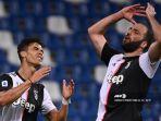 ekspresi-kekecewaan-cristiano-ronaldo-dan-gonzalo-higuain-pada-laga-liga-italia.jpg