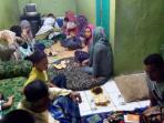 eluarga-menggelar-pengajian-dan-doa-bersama-untuk-rani-andriani.jpg