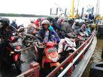 ferry-penyeberangan-menuju-tamban.jpg