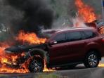ford-everest-terbakar_20151208_084327.jpg