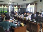 foto-rapat-dprd-kalsel.jpg