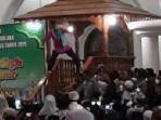 foto-ustadz-maulana-sedang-ceramah.jpg