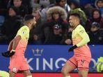 gabriel-jesus-r-dari-manchester-city-merayakan-gol-dengan-gelandang-manchester-city.jpg