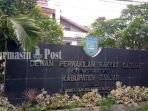 gedung-dprd-kabupaten-banjar-di-tepi-jalan-a-yani-kota-martapura-kalsel-14042021.jpg