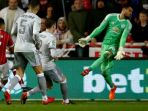 gelandang-bristol-city-korey-smith-mencetak-gol-penentu-kemenangan-atas-manchester-united_20171221_075508.jpg