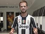 gelandang-juventus-yang-hengkang-dari-as-roma-miralem-pjanic_20160713_072031.jpg