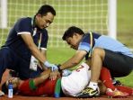 gelandang-timnas-indonesia-andik-vermansah-diperiksa-di-pinggir-lapangan_20161215_193941.jpg