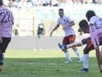 gervinho-27-mencetak-gol-ketiga-as-roma_20151004_235119.jpg