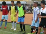 guntur-ariyadi-saat-bersama-pemain-martapura-fc_20150922_063718.jpg