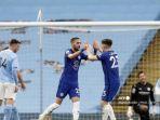 hakim-ziyech-billy-gilmour-manchester-city-vs-chelsea-liga-inggris.jpg