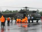 helikopter-superpuma-mendarat-di-bandara-iskandar-pangkalanbun.jpg