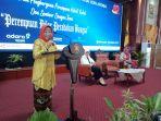 hj-anisah-rasyidah-wahid-didaulat-menjadi-narasumber-seminar.jpg