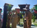 hj-noormiliyani-bupati-batola-melihat-taman-merpati.jpg