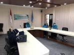 hj-raudathul-wardiyah-saat-mengikuti-rapat-bersama-tp-pkk-provinsi-kalsel.jpg