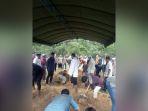 inilah-suasana-proses-pemakaman-sugito-erwanto-guru-smkn-1-tapin-selata.jpg