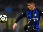 inter-milan-joao-cancelo-mengontrol-bola-saat-timnya-menghadapi-napoli_20180504_074022.jpg