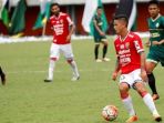 irfan-bachdim-saat-uji-coba-bali-united-vs-pss-sleman_20170319_205833.jpg