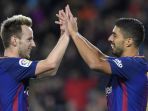 ivan-rakitic-dan-luis-suarez-merayakan-gol-barcelona-ke-gawang-real-betis_20180122_060456.jpg