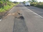 jalan-rusak-binjai-pirua-hst_20171203_165333.jpg