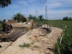 jalan-usaha-tani-di-kecamatan-kalumpang.jpg