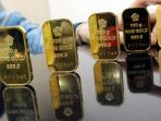 Harga Emas di Pegadaian Akhir Pekan 11 Desember 2021, Emas Antam dan UBS Turun